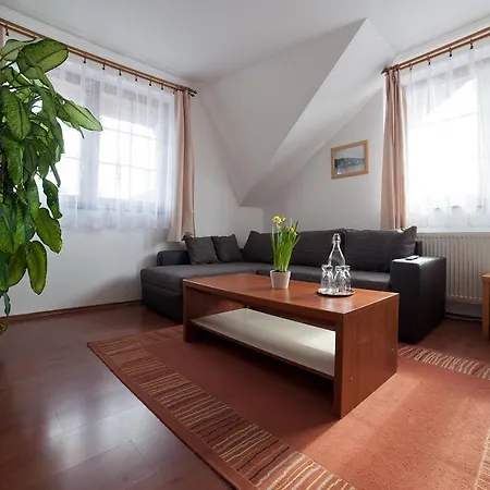 U Hromadov - V Sukromi *